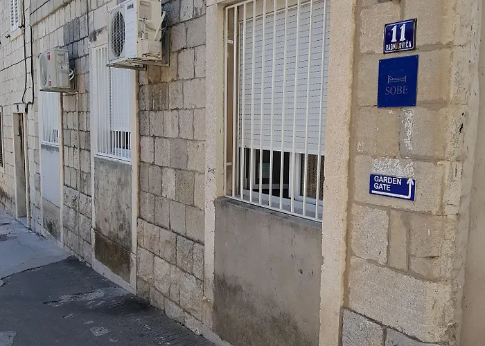 Stipan & Pensionat 3*